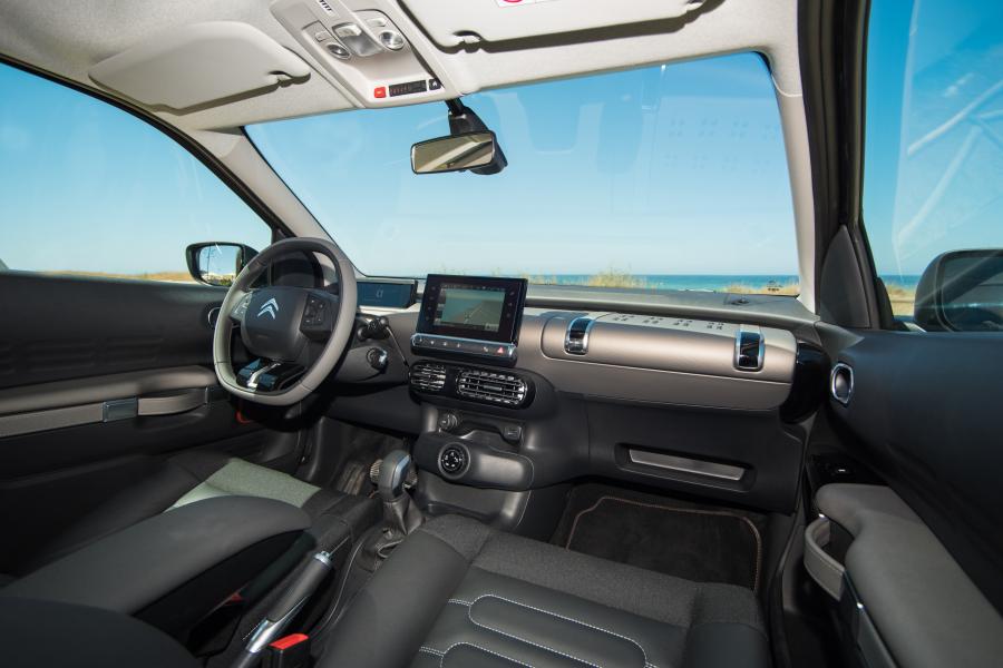 Интерьер Citroen C4 Cactus Rip Curl Special Edition 2016 года  (фото 3 из 27)